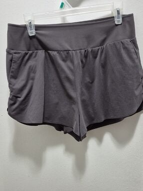 Uniqlo Women's Athletic Shorts in Charcoal Gray